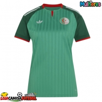 Camisa de Futebol Argélia Equipamento Secundário Mulheres Mundo 2026 Manga Curta
